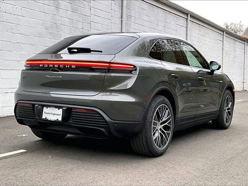 New 2025 Porsche Macan 4S Electric image 24