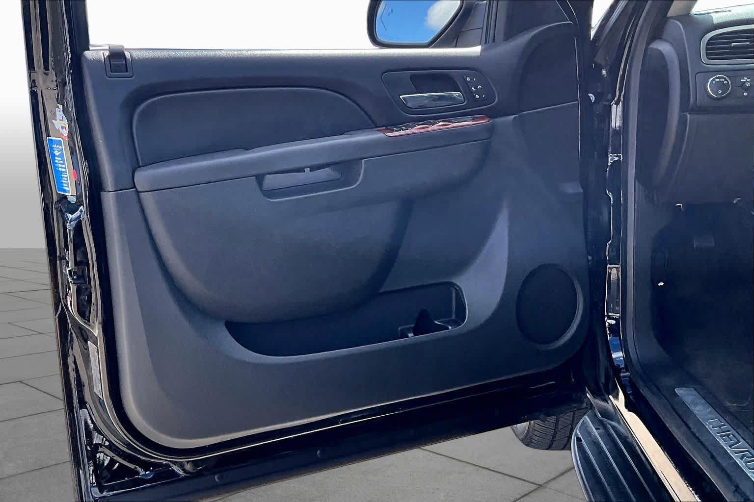 Used 2013 Chevrolet Tahoe LTZ RWD image 21