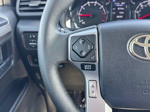Used 2020 Toyota 4Runner SR5 AWD/4WD image 20