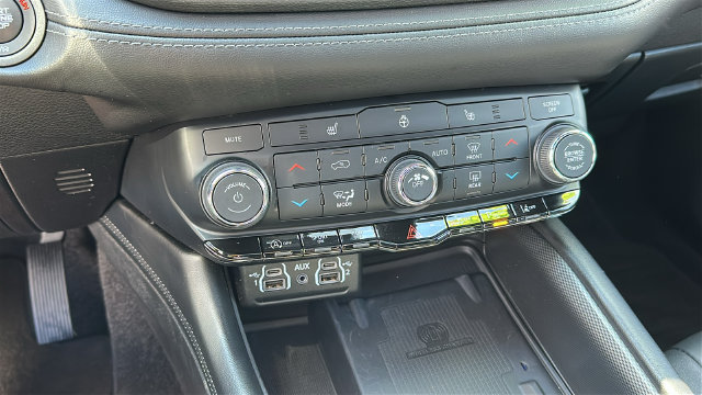 Used 2022 Dodge Durango GT AWD/4WD image 17