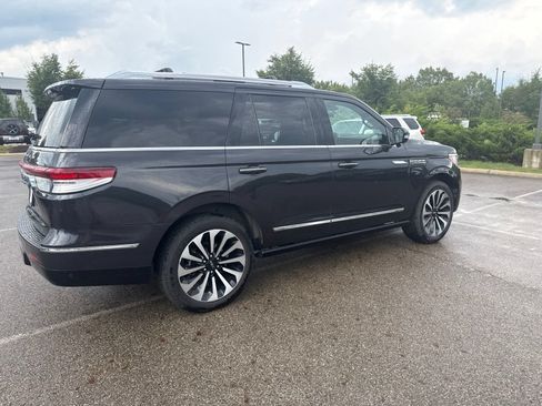 Used 2023 Lincoln Navigator Reserve AWD/4WD image 5