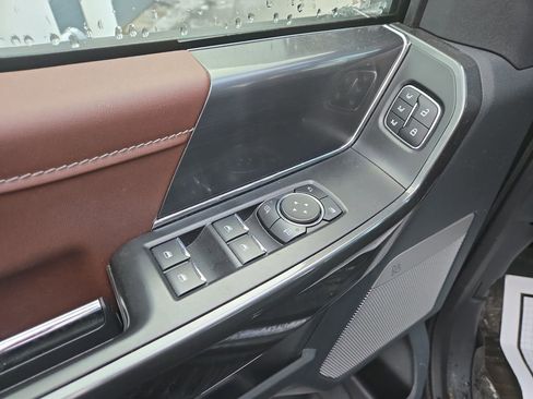 Used 2022 Ford F150 Lariat image 11