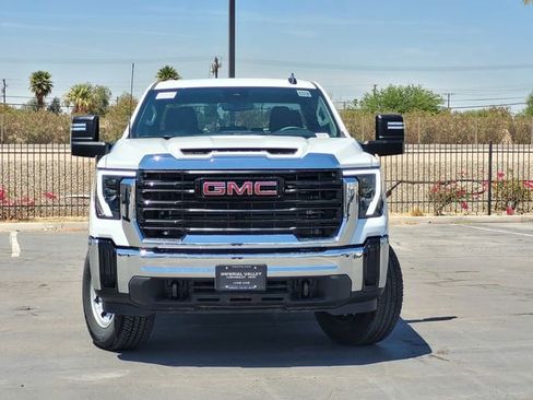 New 2025 GMC Sierra 2500 Pro image 2