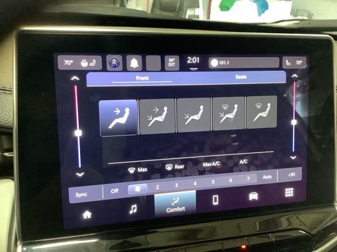 Used 2023 Jeep Compass Limited image 37