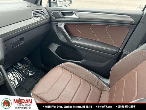 Certified 2024 Volkswagen Tiguan SEL R-Line AWD/4WD image 34