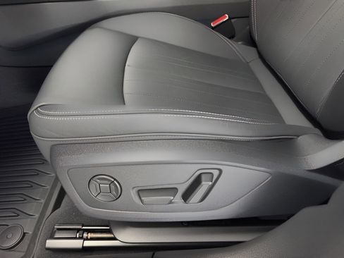 New 2025 Audi A6 Premium image 16