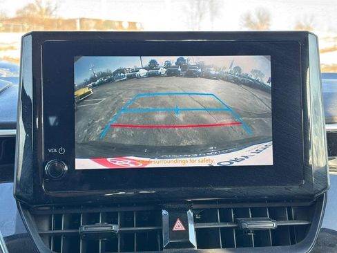 Used 2023 Toyota Corolla LE image 31