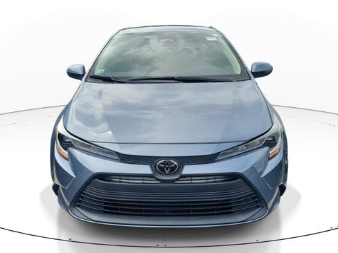 Used 2023 Toyota Corolla LE FWD image 2