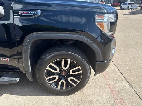 Used 2020 GMC Sierra 1500 AT4 w/ AT4 Premium Package AWD/4WD image 4