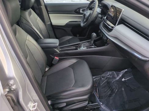 Certified 2023 Jeep Compass Limited image 21