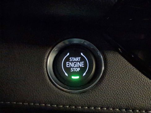 Used 2025 Buick Enclave Preferred image 17