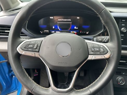 Used 2022 Volkswagen Taos SE FWD image 19