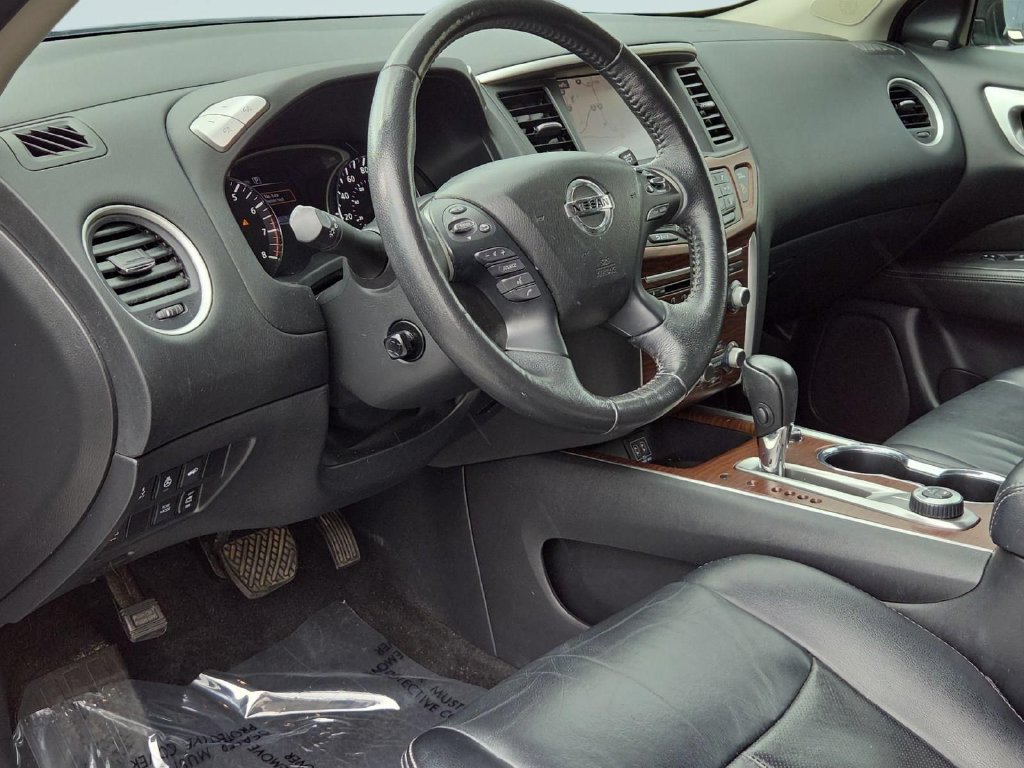 Used 2018 Nissan Pathfinder Platinum AWD/4WD image 14
