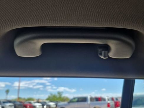 Used 2025 Jeep Grand Cherokee Altitude image 54