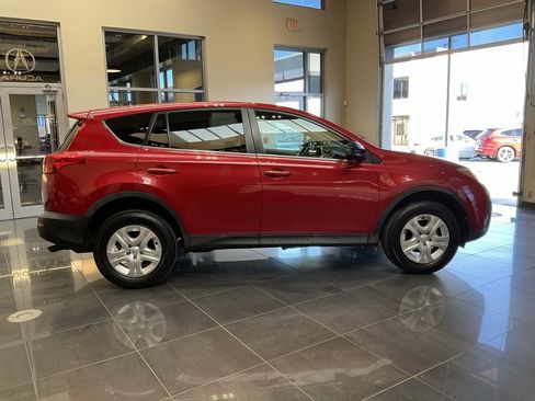 Used 2013 Toyota RAV4 LE image 6