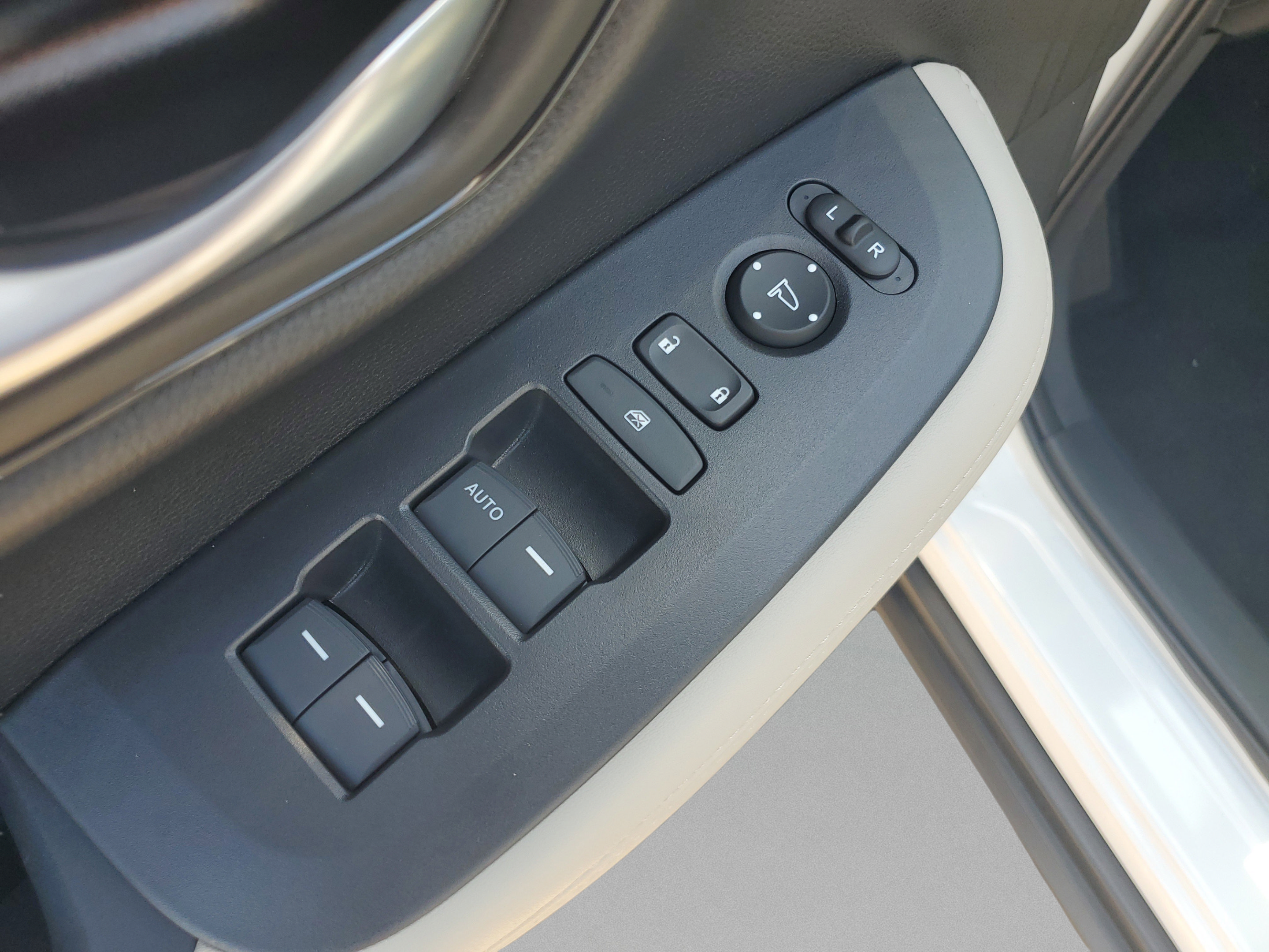 Certified 2026 Honda HR-V LX image 16