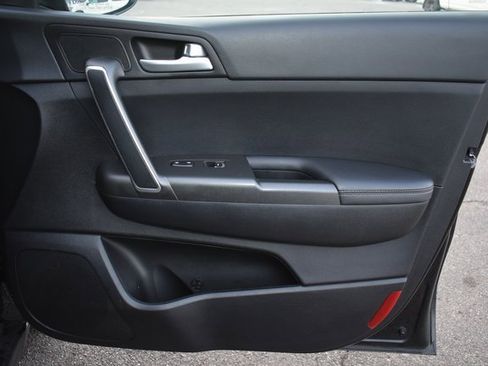 Used 2020 Kia Sportage LX image 38