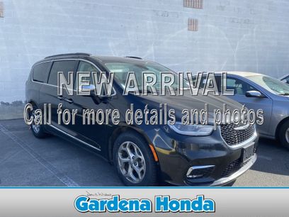 Used 2022 Chrysler Pacifica Limited