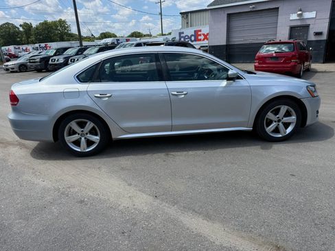Used 2012 Volkswagen Passat 2.5 SE FWD image 6