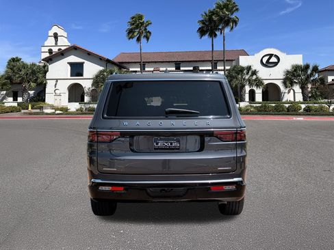 Used 2022 Jeep Wagoneer Series II AWD/4WD image 3
