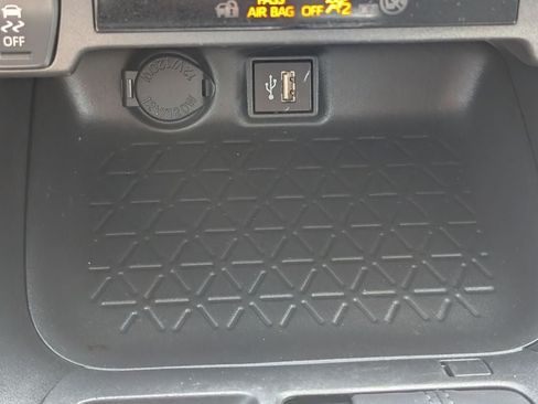 Certified 2025 Toyota RAV4 XLE AWD/4WD image 22