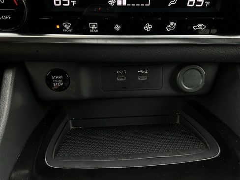 Used 2025 Nissan Rogue SV image 25