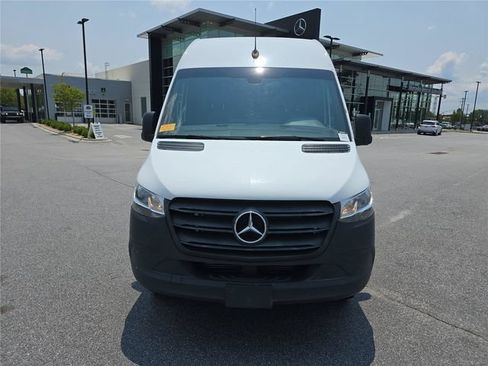 Used 2022 Mercedes-Benz Sprinter 3500 image 10