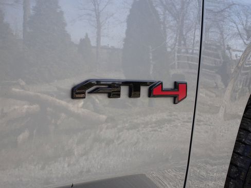 Used 2023 GMC Yukon XL AT4 w/ AT4 Premium Package image 11