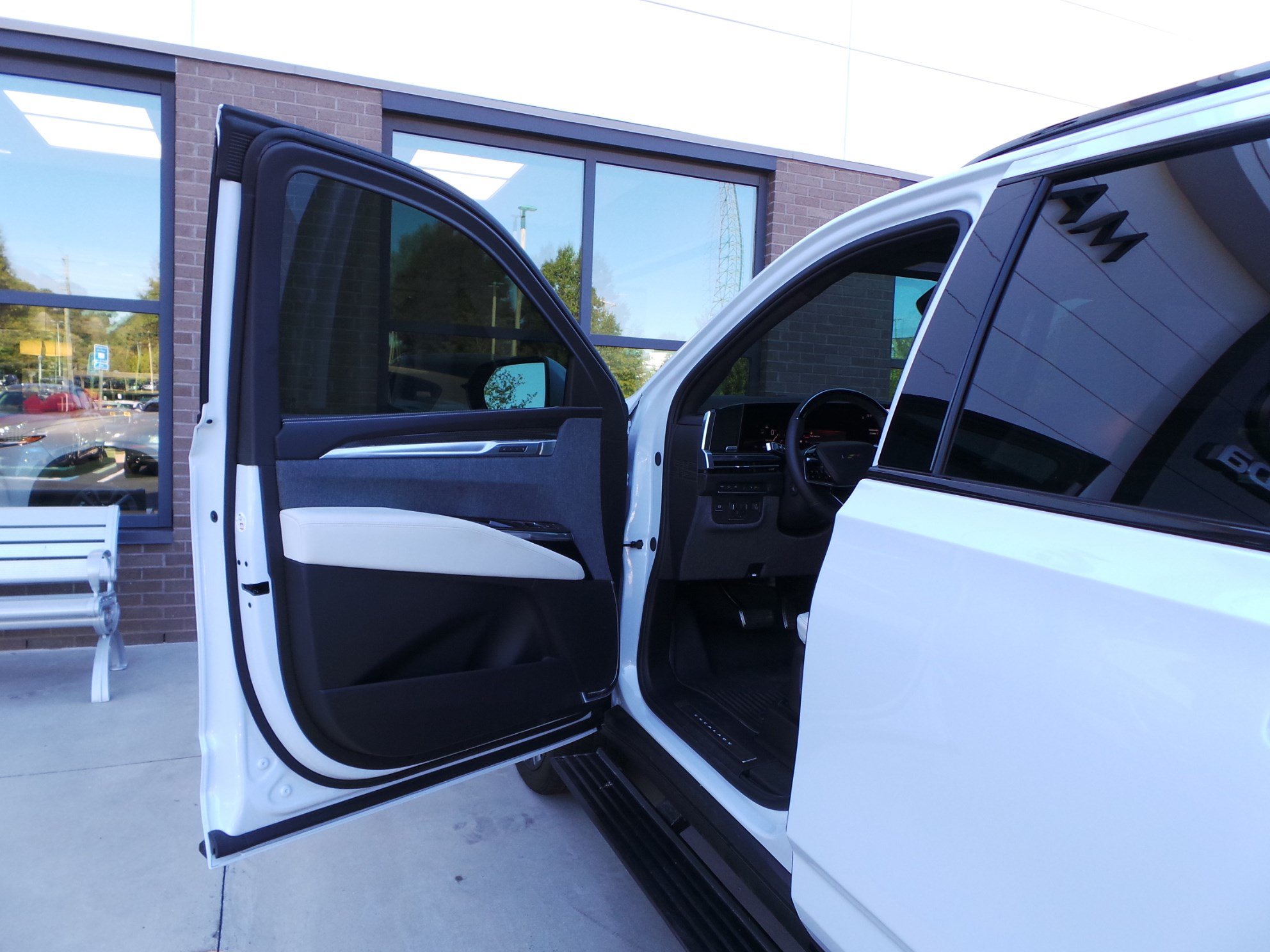 Used 2026 Cadillac Escalade V AWD/4WD image 31
