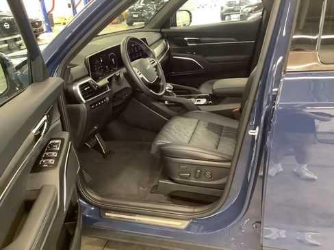 Certified 2025 Kia Telluride SX Prestige X-Line AWD/4WD image 18
