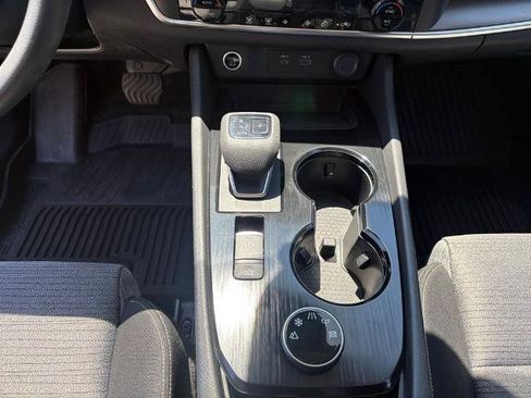 Certified 2023 Nissan Rogue SV image 21