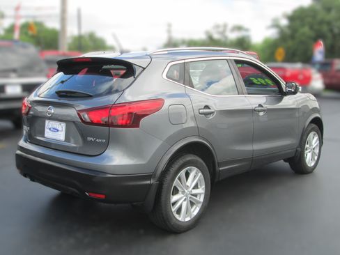 Used 2018 Nissan Rogue Sport SV w/ SV All-Weather Package AWD/4WD image 3