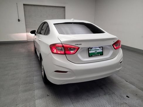 Used 2017 Chevrolet Cruze LT image 6