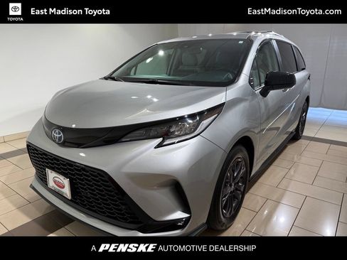 Used 2025 Toyota Sienna XSE w/ XSE Plus Package AWD/4WD image 1