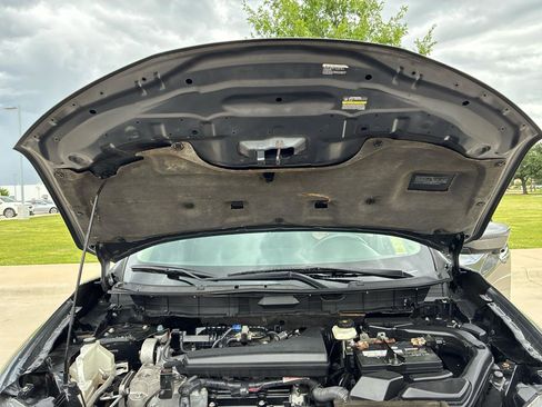 Used 2018 Nissan Rogue SV w/ Premium Package FWD image 53