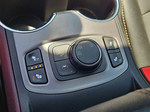Used 2024 GMC Terrain AT4 AWD/4WD image 21