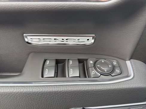 Used 2025 GMC Sierra 1500 Denali w/ Denali Reserve Package image 30