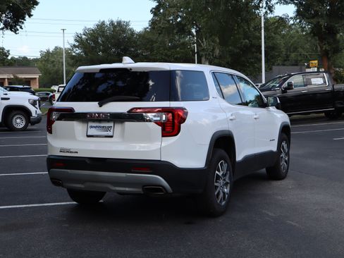 Used 2023 GMC Acadia SLE FWD image 9