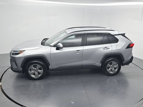 Used 2025 Toyota RAV4 XLE AWD/4WD image 49