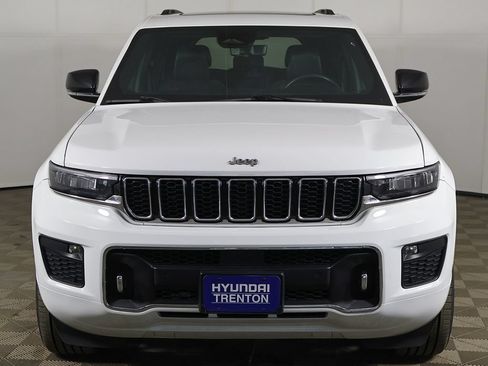 Used 2023 Jeep Grand Cherokee Overland w/ Luxury Tech Group IV AWD/4WD image 16