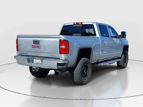 Used 2019 GMC Sierra 2500 Denali w/ Duramax Plus Package AWD/4WD image 7