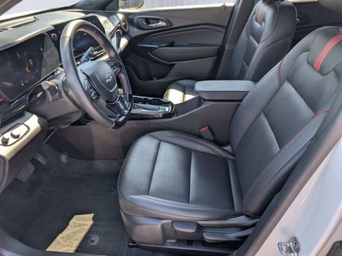 Certified 2025 Chevrolet Trax RS w/ Driver Confidence Package image 15