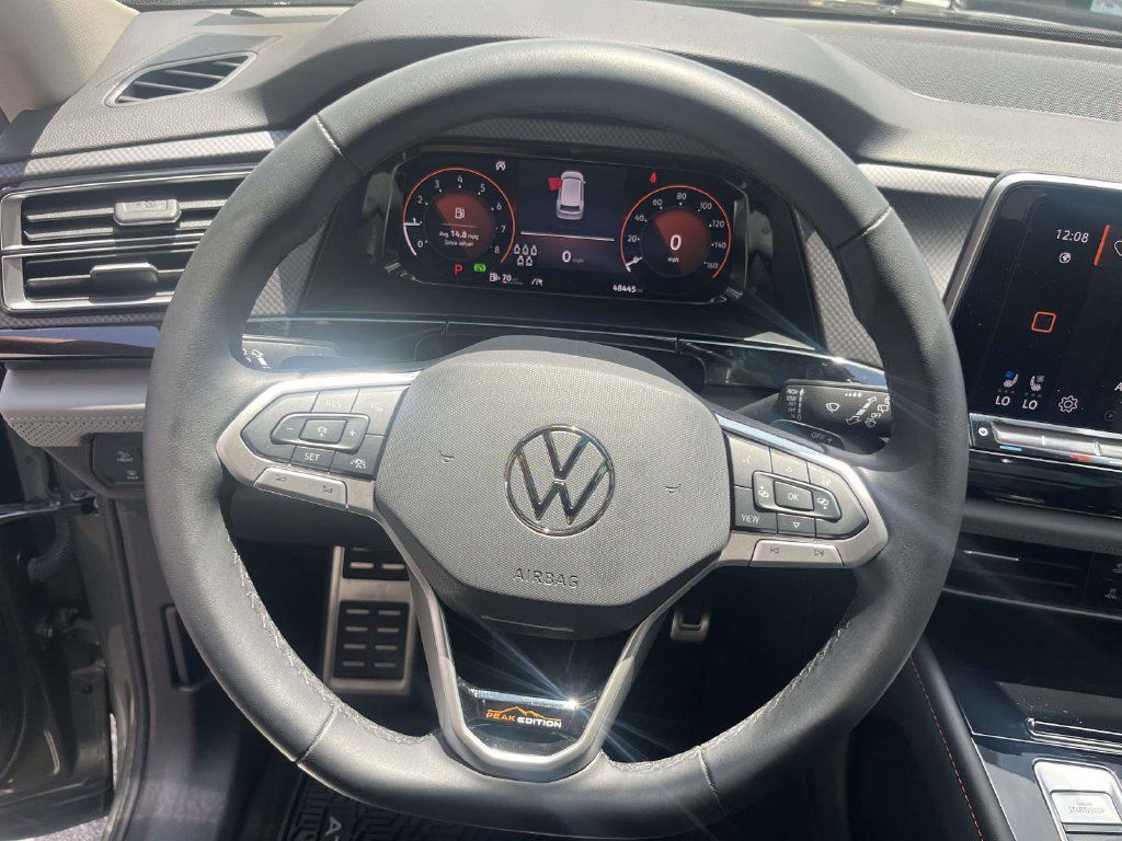 Used 2024 Volkswagen Atlas Peak Edition SE AWD/4WD image 25