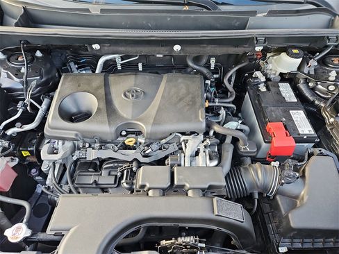 Used 2020 Toyota RAV4 XLE image 20