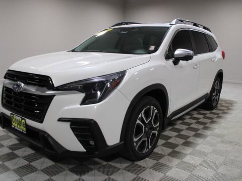 Used 2023 Subaru Ascent Limited w/ Technology Package image 8