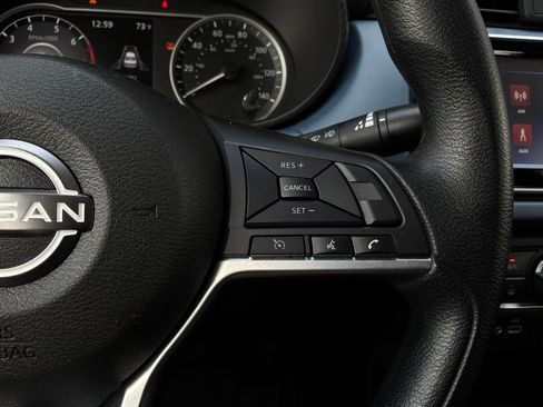 Used 2025 Nissan Versa SV FWD image 30