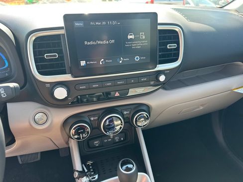 New 2026 Hyundai Venue SEL FWD image 28
