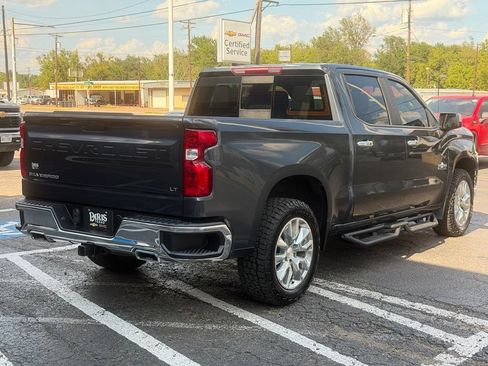 Used 2022 Chevrolet Silverado 1500 LT AWD/4WD image 7