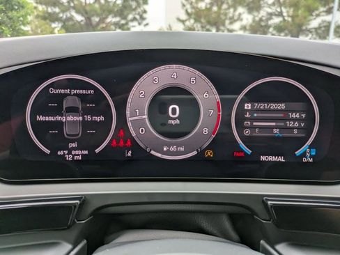 Certified 2025 Porsche Cayenne image 16