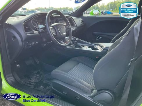 Used 2015 Dodge Challenger R/T w/ Quick Order Package 28B R/T RWD image 4